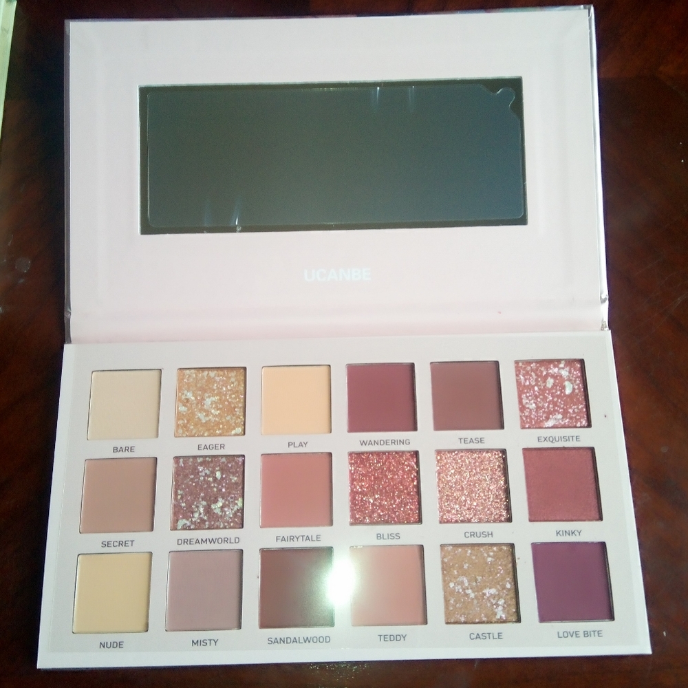 18 Color Eyeshadow Palette Matte and Shimmer